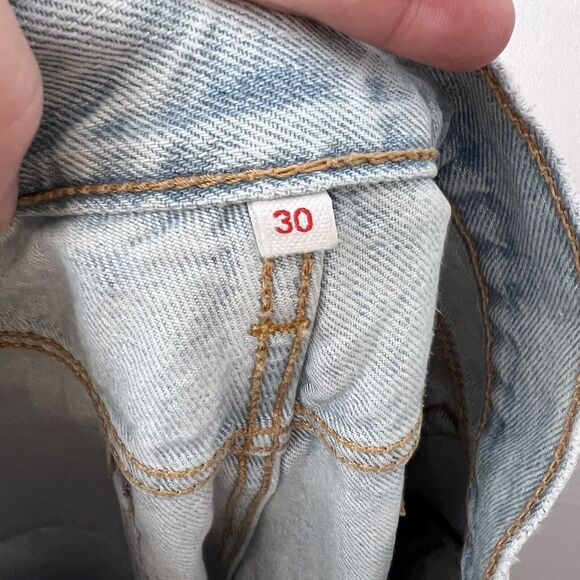 LEVI's Jeans Women's Size 30 Distressed Faded Button Fly Crop Fit Light Wash - Picture 10 of 13